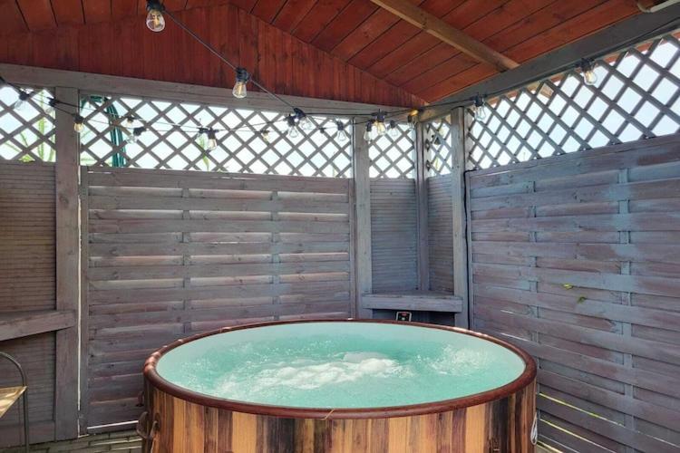 Comfortable Premium Class Apartment Shared Swimming Pool Gaski エクステリア 写真